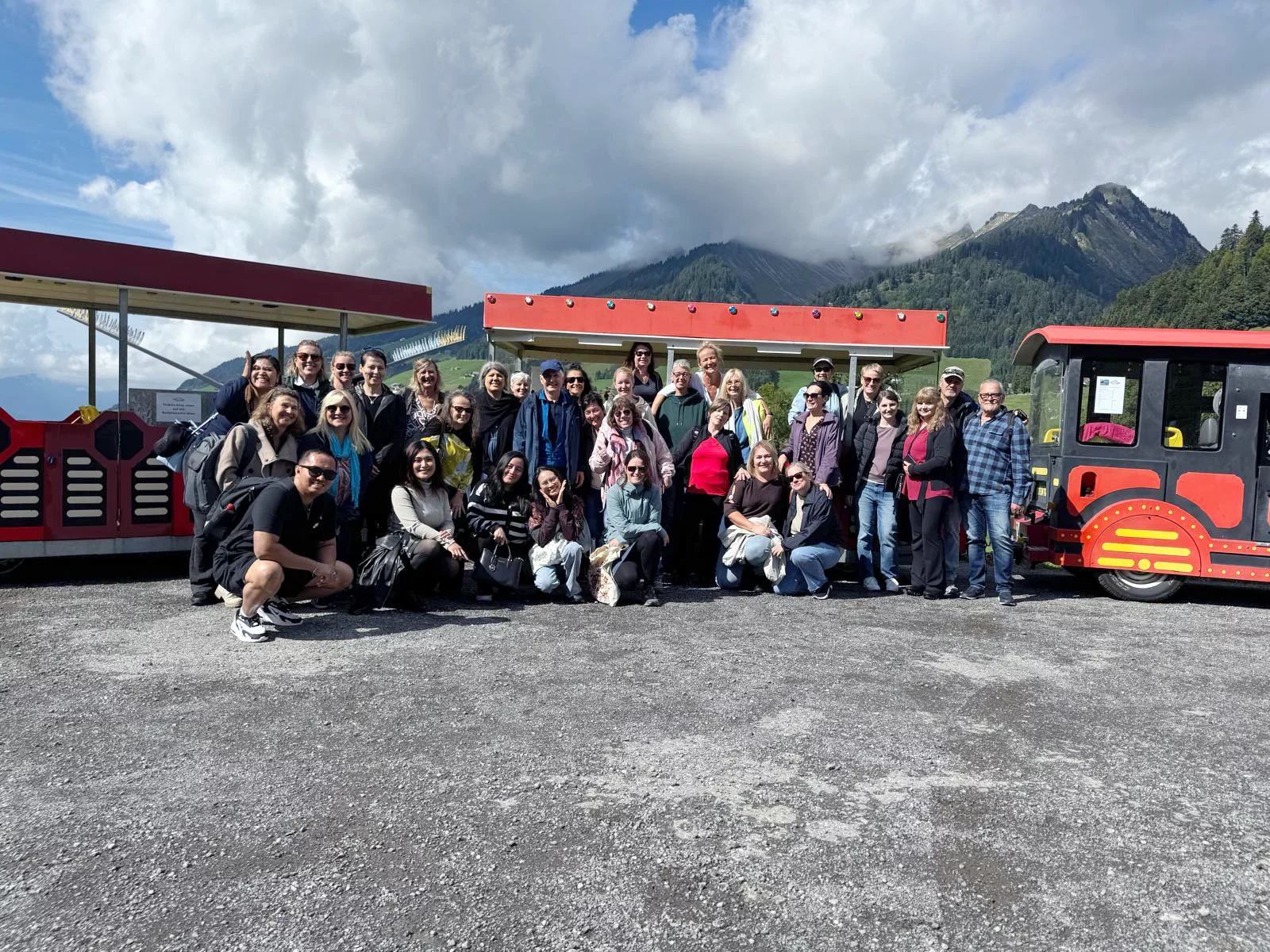 Gruppenfoto vom Team der Sozialdienste beim Betriebsausflug